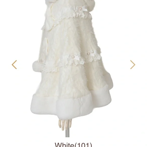 Elegant White Cape Coat - Picture 3 of 7